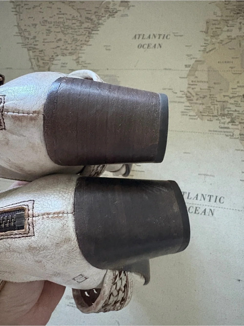 Bed Stu Baylor Beige Distressed Leather Heels Size 9 US Women'